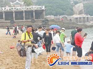 　鼓浪嶼上有不少“野導”身兼多職