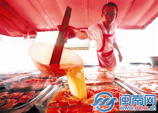 30歲的小張,已經(jīng)做廚師跑江湖15年了