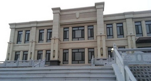 沈陽“土豪大院”占地千畝