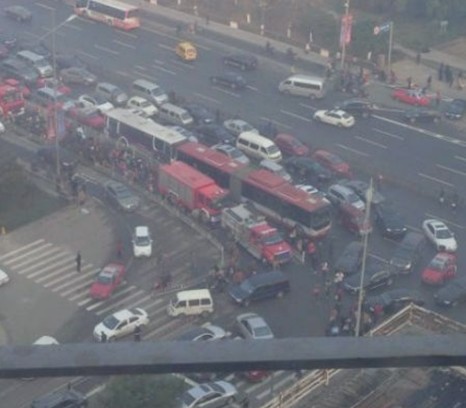 山西省委門口連環爆炸