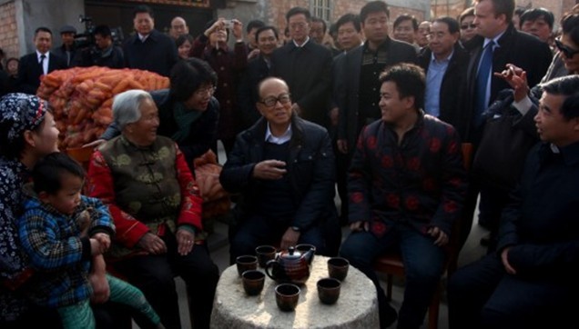 李嘉誠乘私人飛機來陜做公益