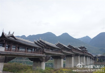 這是重慶濯水古鎮風雨廊橋火災前圖片
