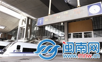 昨日14時30分，D2317次從廈門北開往深圳北