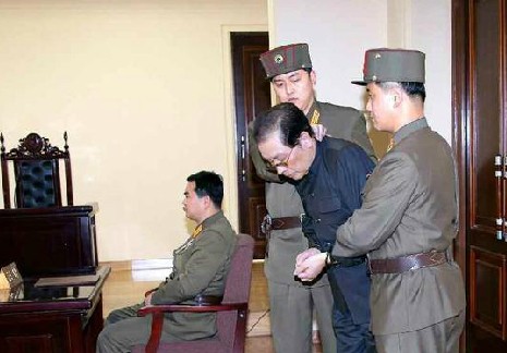 張成澤受審現場曝光(