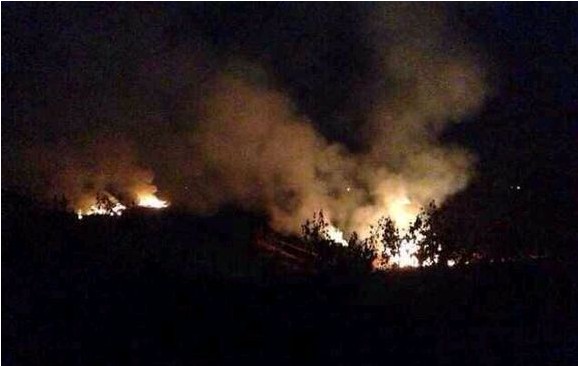 浙江安吉軍機墜毀現場大火