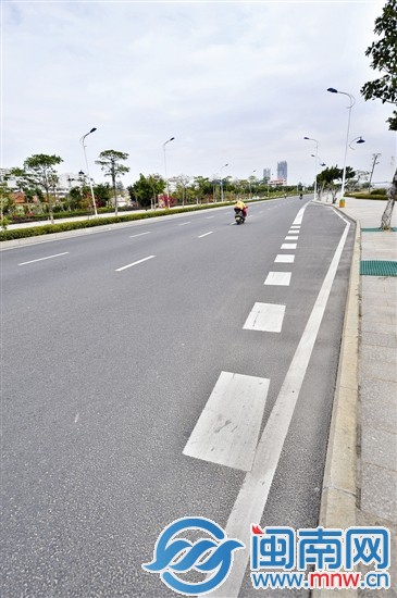 沿海大通道蟳埔段設有公交停靠站，但一直沒有公交