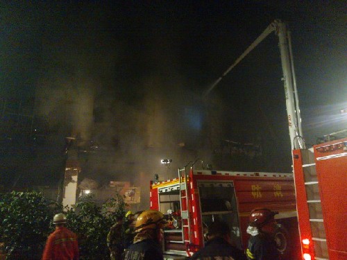 瀘州江陽區摩爾商場發生爆炸13