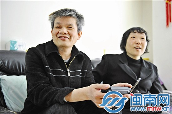 雖然生活不易，但老兩口互相照顧，面對生活也很樂觀