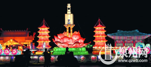 “東亞文化之都”主題花燈亮相，吸引市民拍照留念。