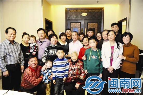 劉寶珠一家四代，人口眾多