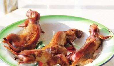 福建同學帶“奇葩”特產毀三觀 有老鼠干雞仔胎3