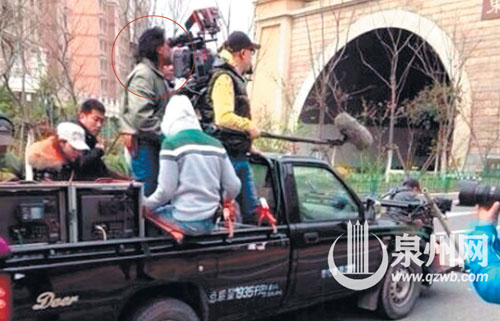 網友拍到《失孤》攝影師李屏賓(紅圈處)在東海隧道