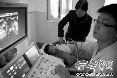 幼兒園孩子在西安市兒童醫院進行檢查