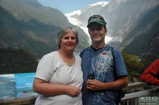 澳大利亞公民凱瑟琳和羅伯特·勞頓