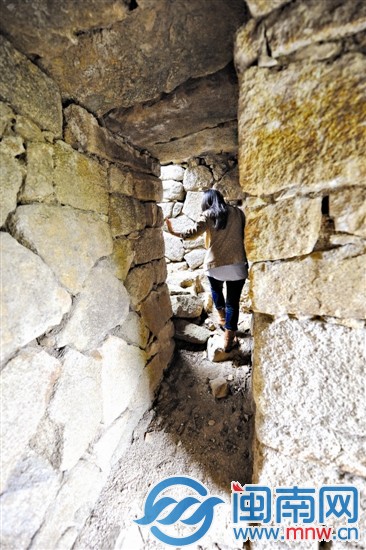 通向臺頂的通道