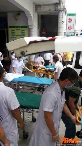 海南小學生春游大巴事故現場6