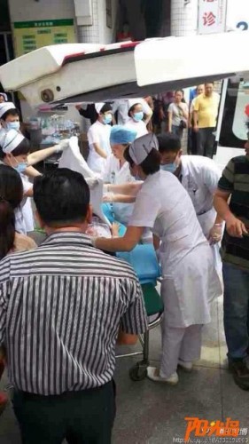 海南小學生春游大巴事故現場8