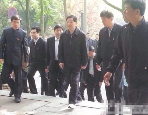 胡錦濤到訪湖南大學，參觀岳麓書院。