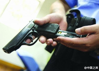 上海今起巡邏民警佩槍執勤