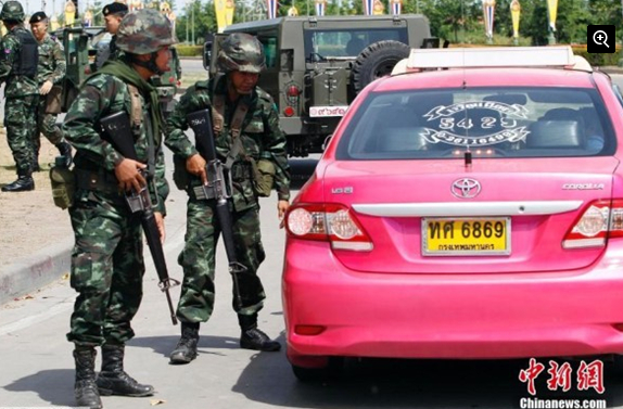 泰國曼谷，泰國軍方宣布全國軍事戒嚴(yán)以讓該國恢復(fù)秩