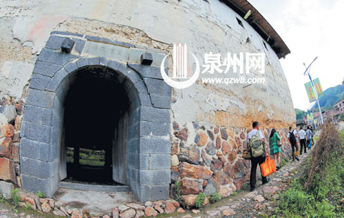 龍通土樓位于偏遠山村，離感德鎮區有將近1個小時車