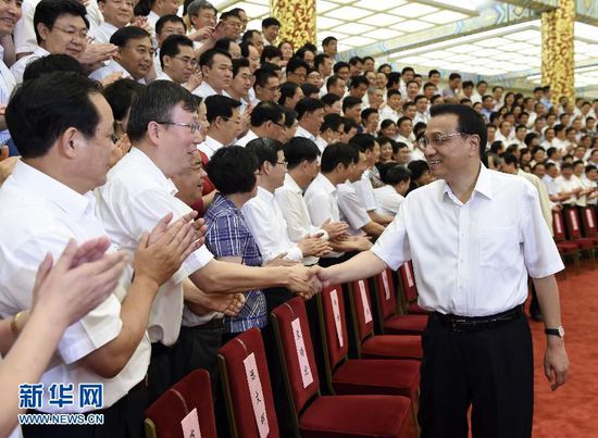 習近平:加快職業教育發展