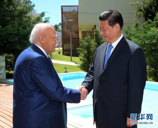 中國(guó)國(guó)家主席習(xí)近平在希臘羅德島會(huì)見希臘總統(tǒng)帕普利